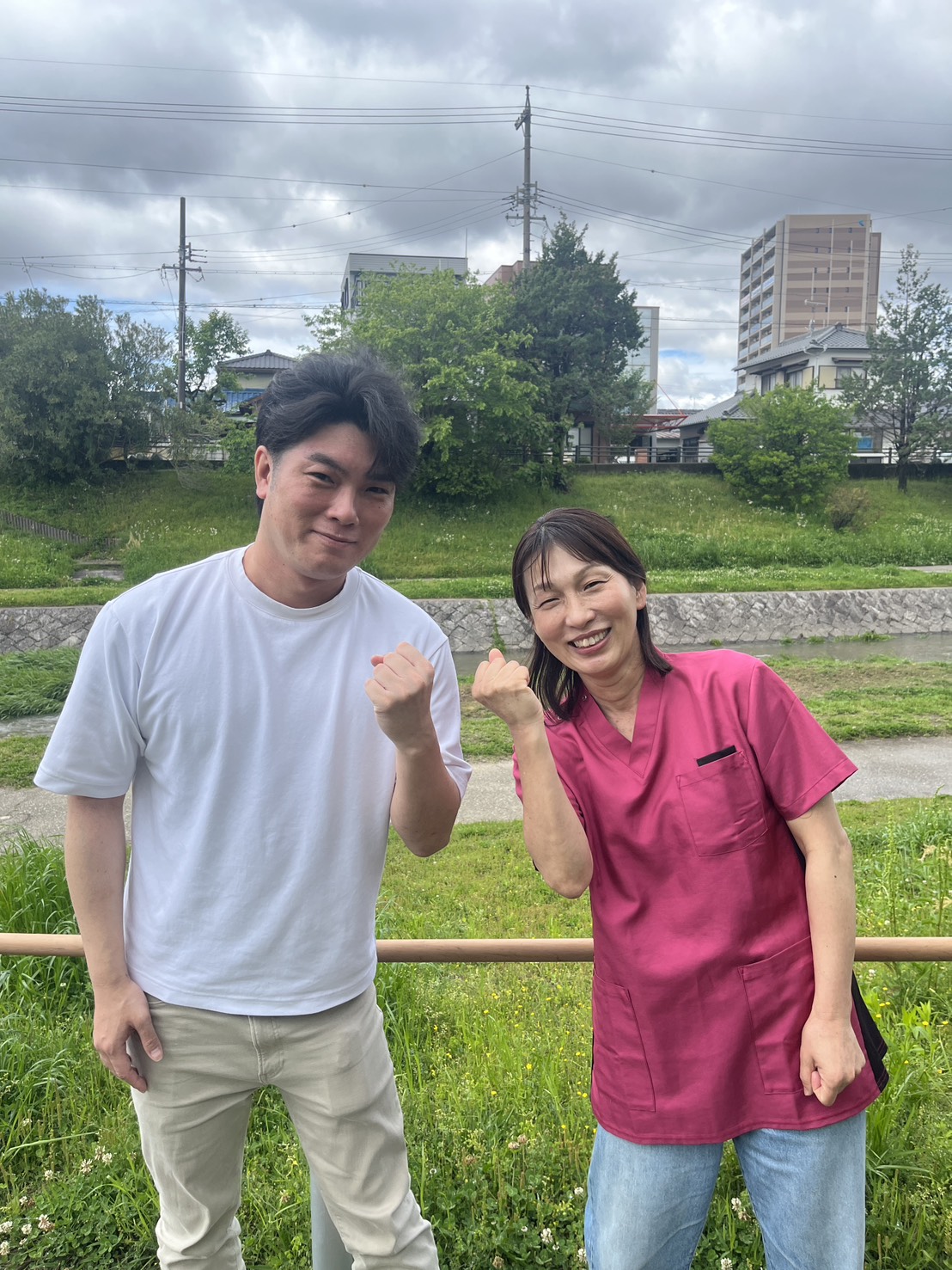 はぴケア代表の宇都翔平と看護師の伊藤あや